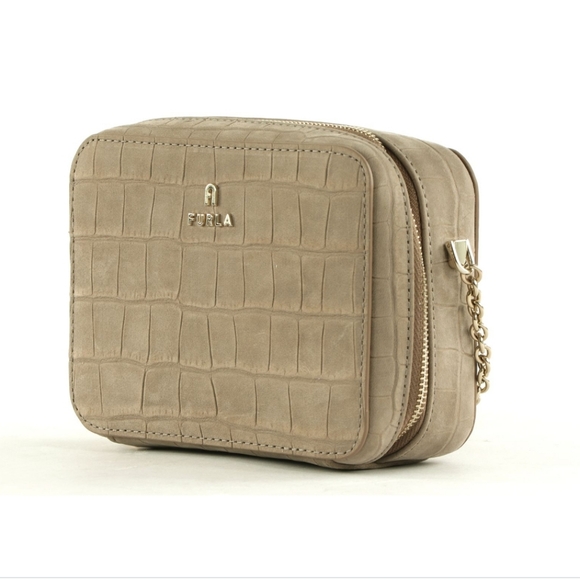 Furla Camelia Crossbody / Camera bag. - Picture 2 of 14